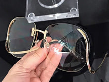 Load image into Gallery viewer, Rimless Bend Leg Sunglasses
